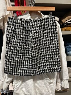 LOFT Houndstooth Mini Skirt - Black & White